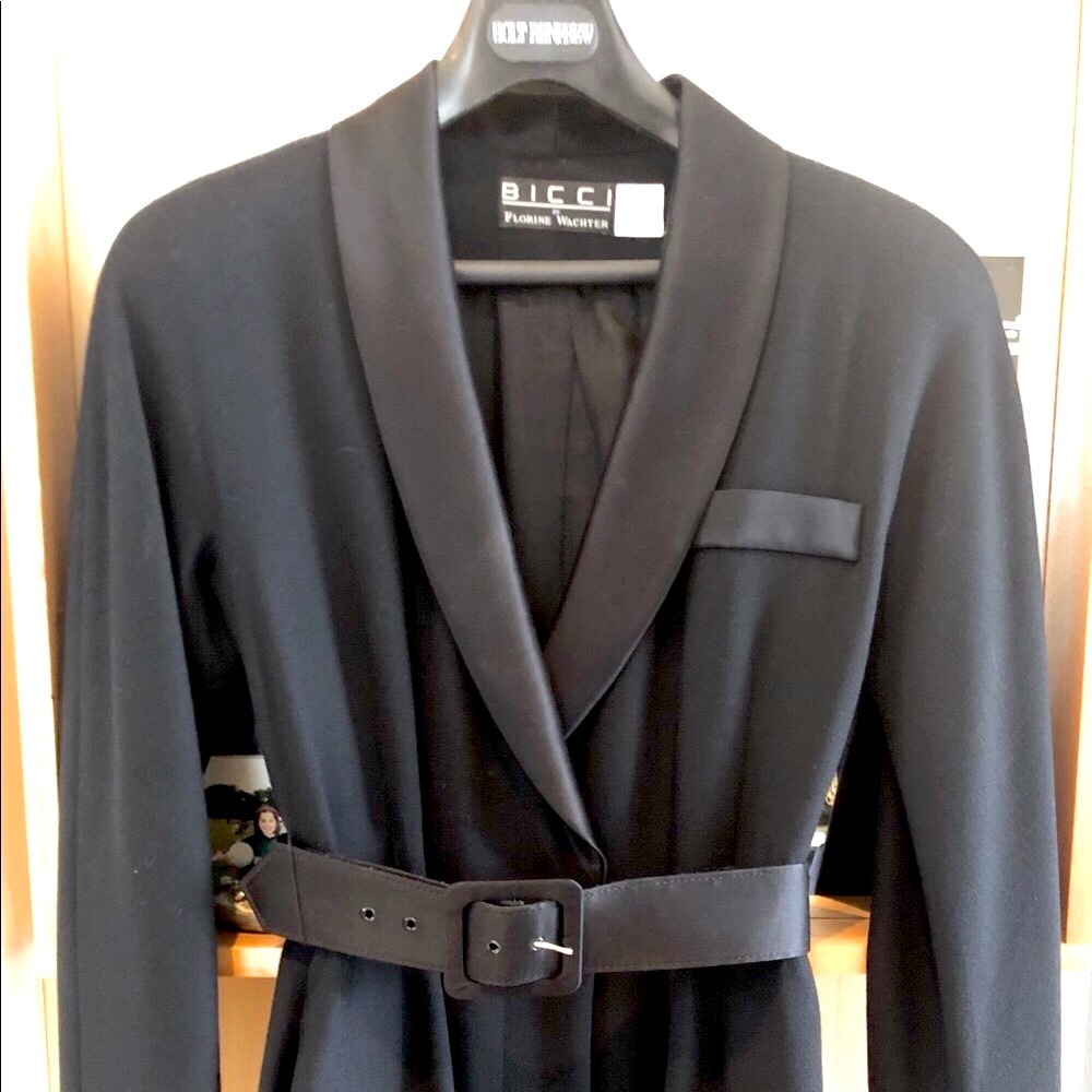 “🍾LE SMOCKING JACKET”🥂THE  ICONIC FRENCH high quality tuxedo.  This is a dress